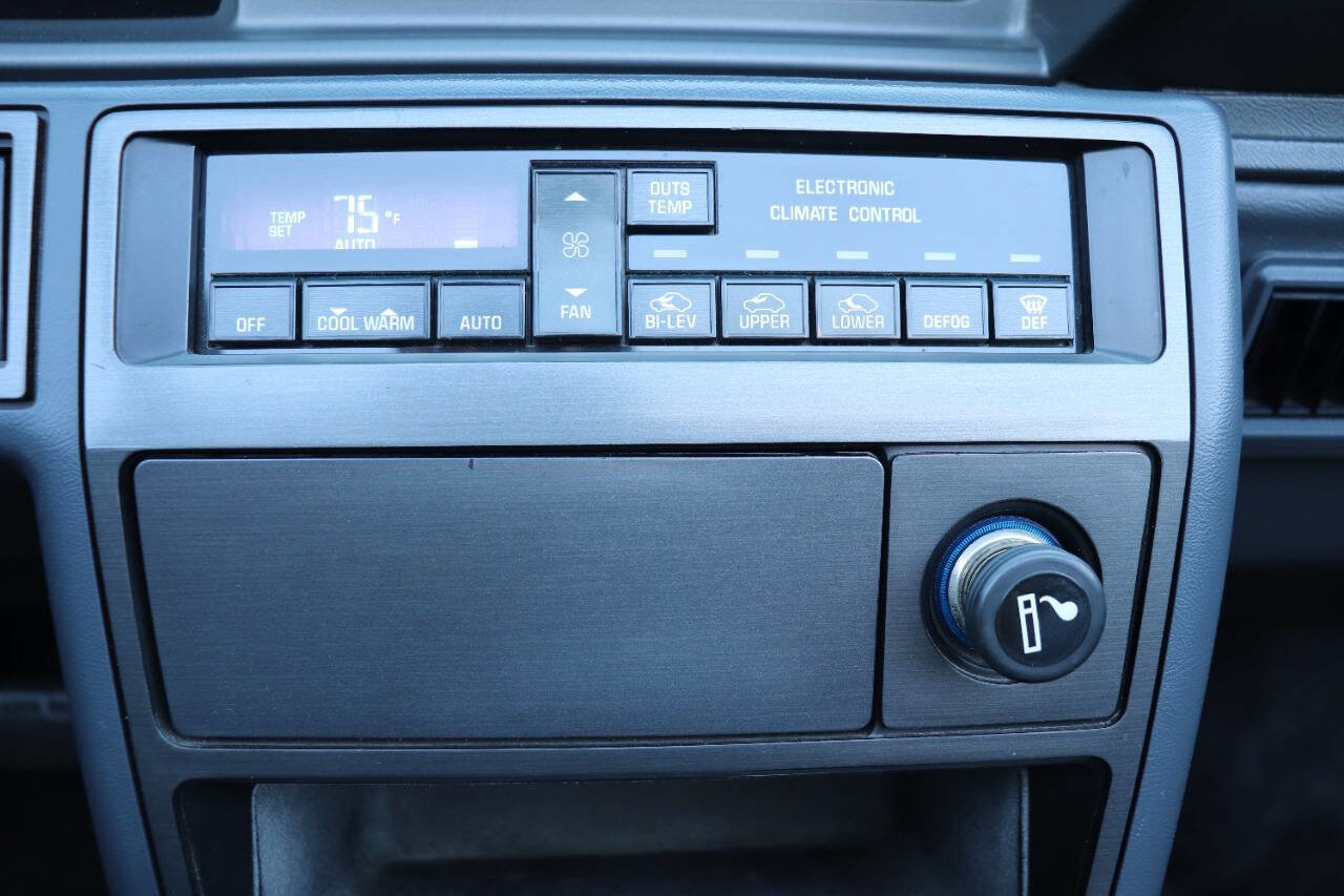 Used 1993 Oldsmobile Cutlass Supreme Convertible image 46