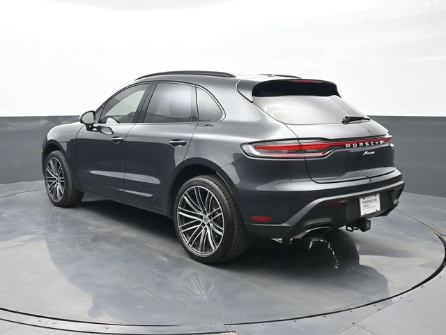 Certified 2025 Porsche Macan image 3