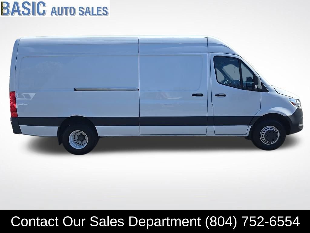 Used 2020 Freightliner Sprinter 3500 image 5