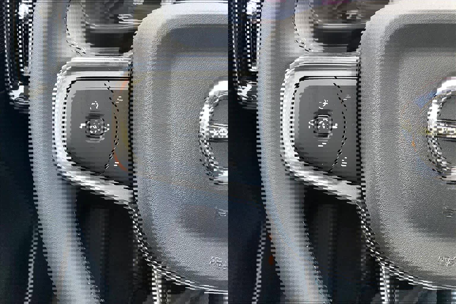 New 2026 Volvo EX40 Plus w/ Climate Package image 17