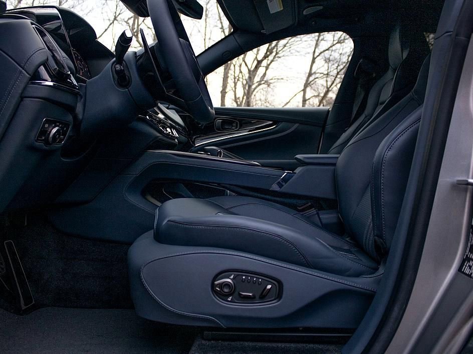 Used 2025 Aston Martin DBX 707 image 26