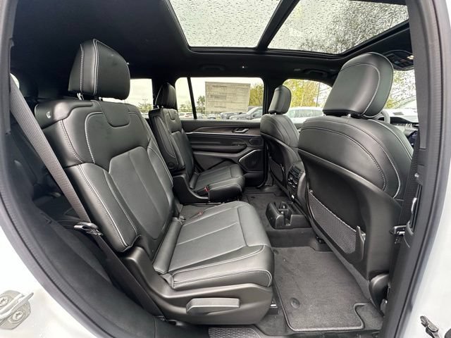 New 2025 Jeep Grand Cherokee L Overland AWD/4WD image 33