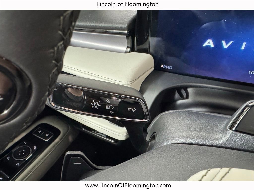 New 2026 Lincoln Aviator AWD image 37