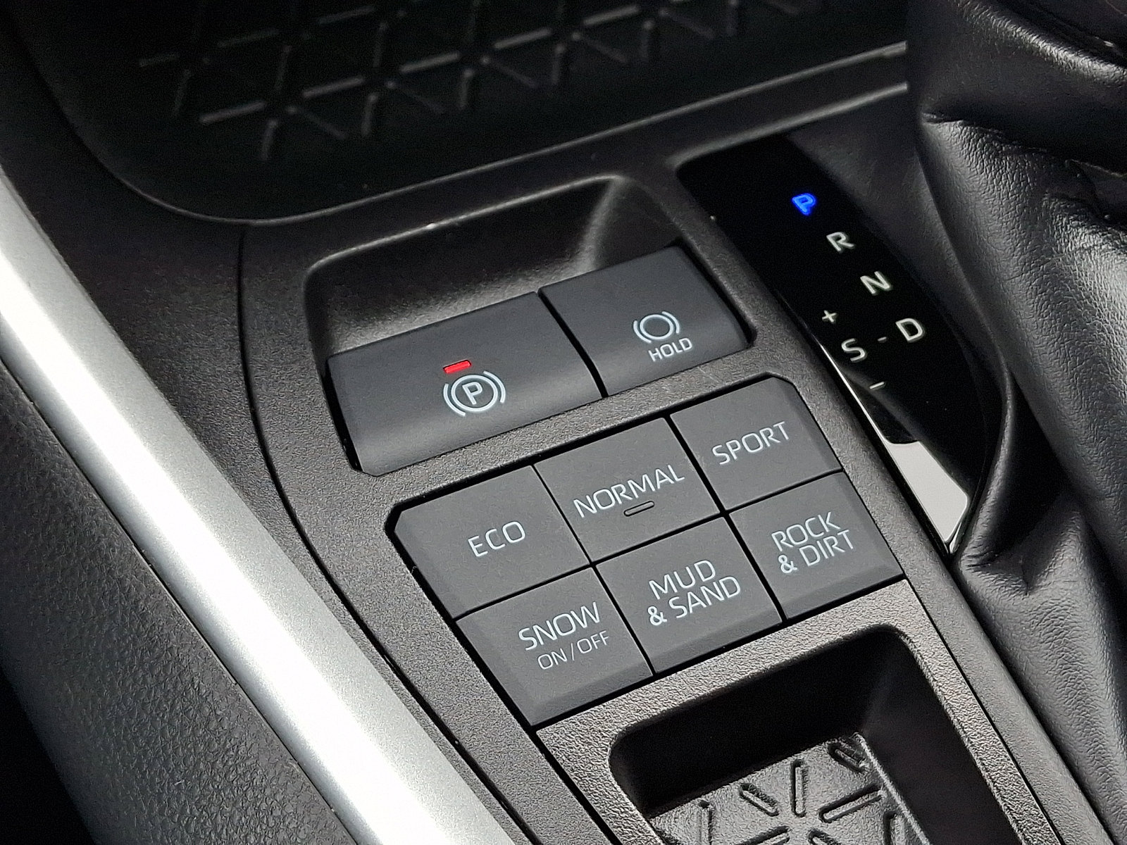 Used 2023 Toyota RAV4 LE image 25