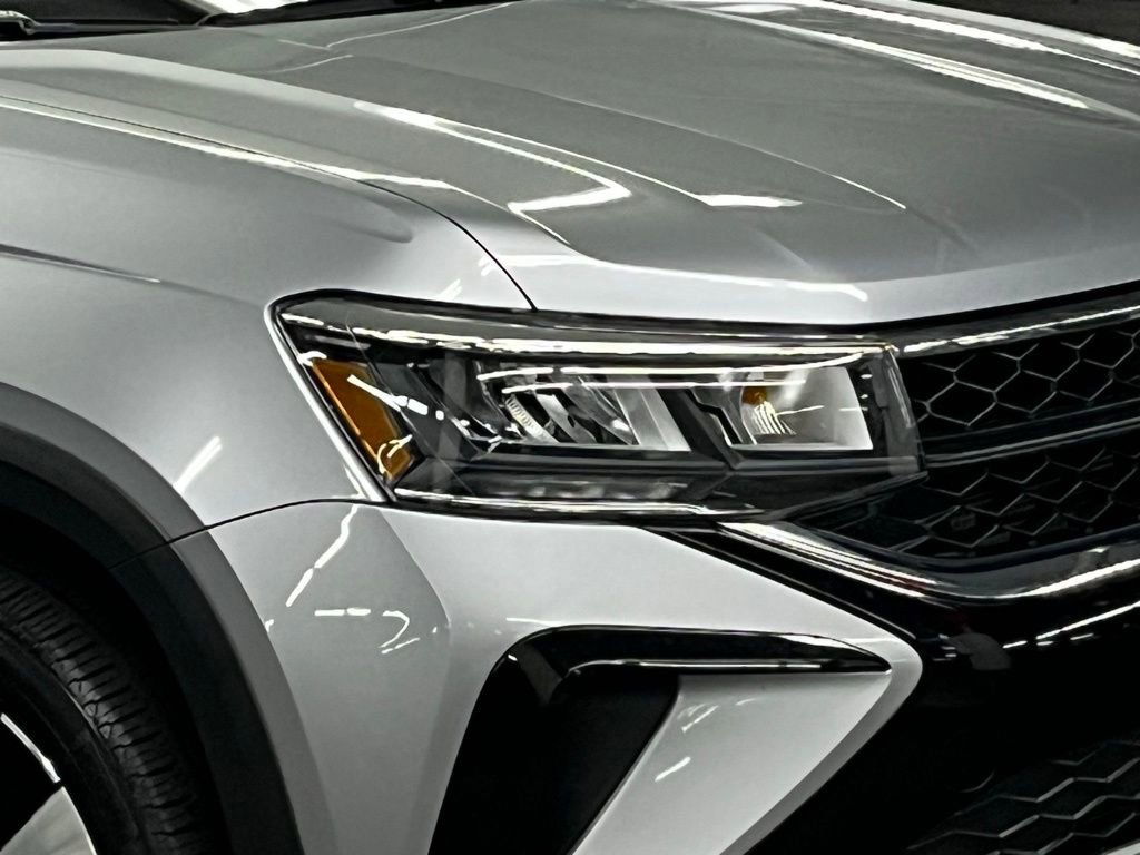 Used 2023 Volkswagen Taos SE w/ Panoramic Sunroof Package image 41