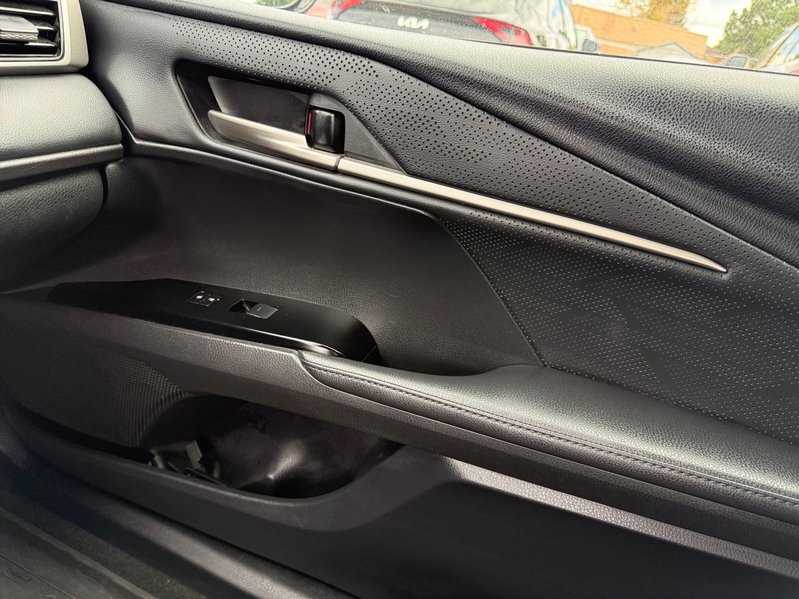 Used 2025 Toyota Camry XSE FWD image 16