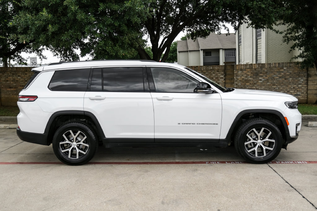 Used 2023 Jeep Grand Cherokee L Limited AWD/4WD image 15