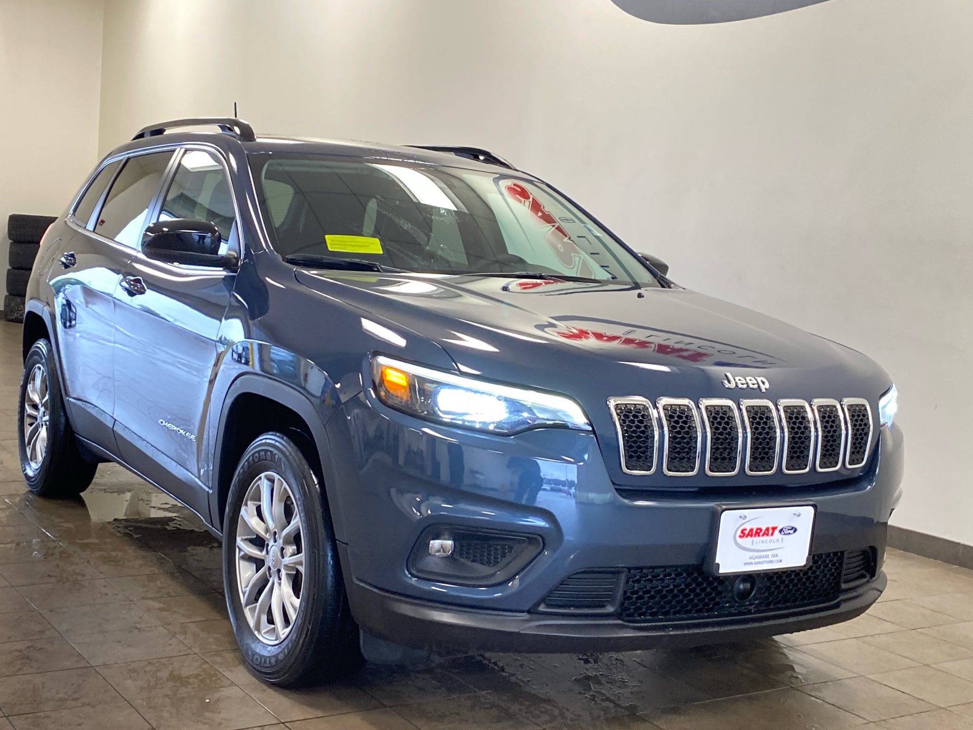 Used 2022 Jeep Cherokee Latitude Lux AWD/4WD image 2