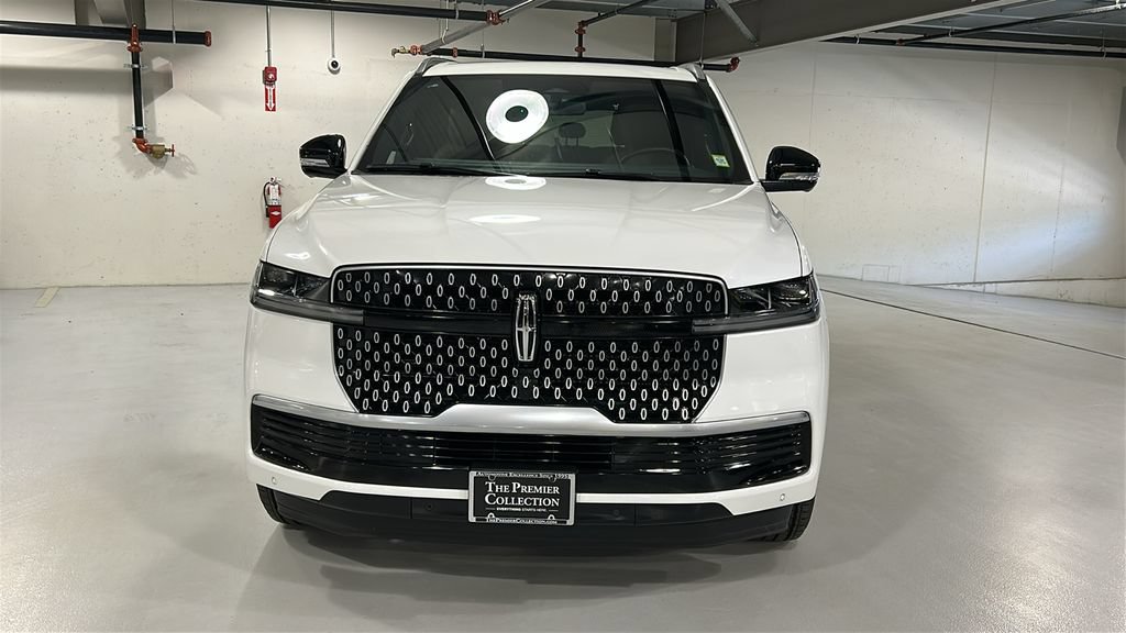 Used 2026 Lincoln Navigator L Reserve AWD/4WD image 2