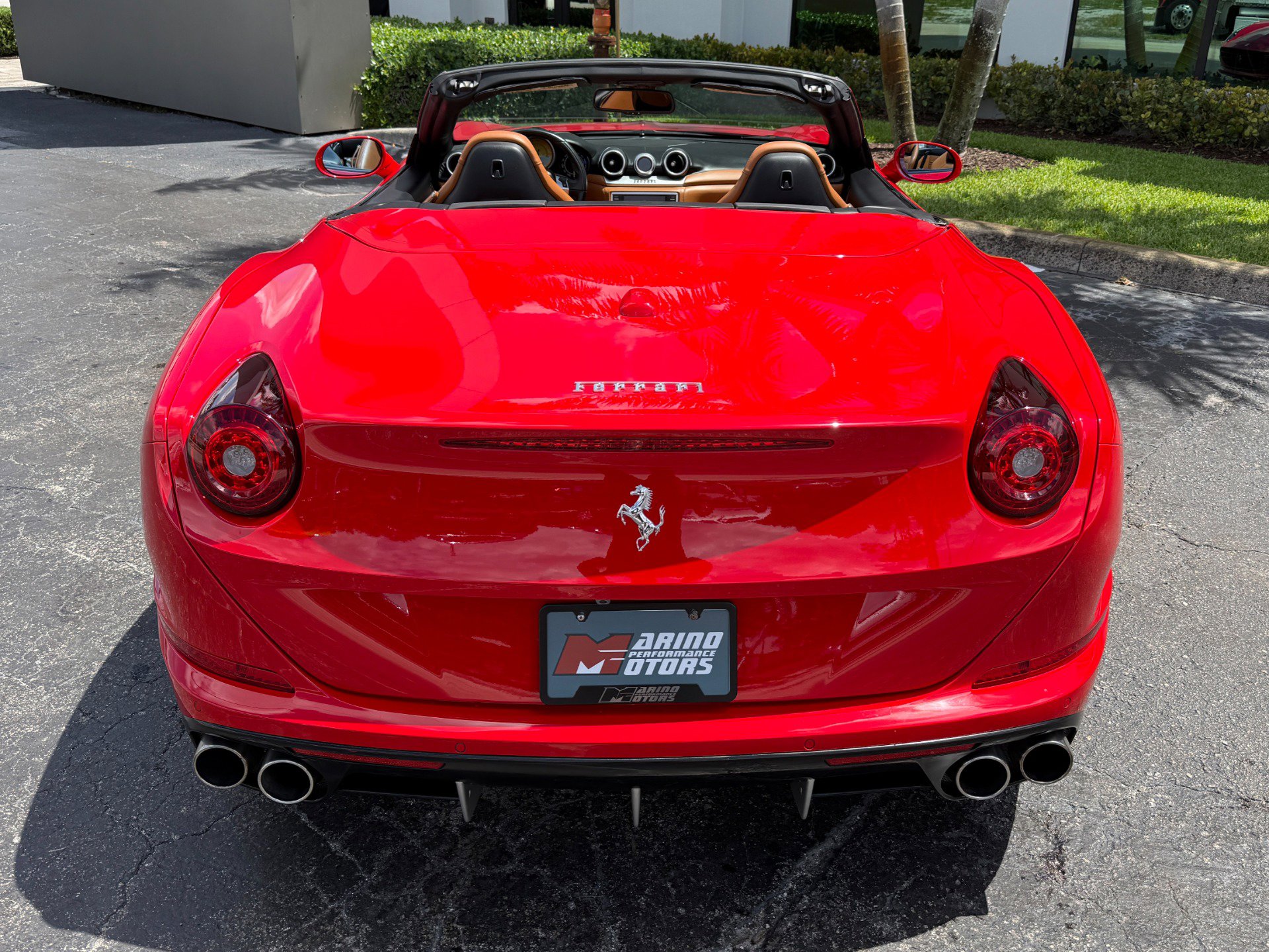 Used 2017 Ferrari California T RWD image 16