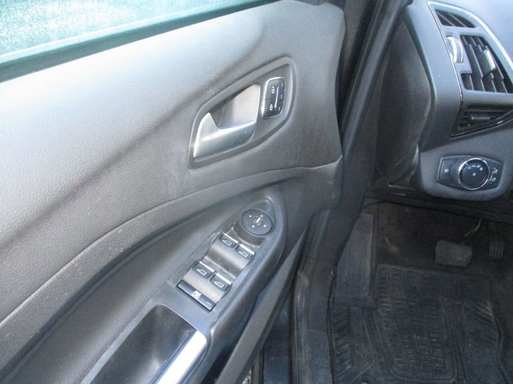 Used 2015 Ford Escape Titanium w/ Equipment Group 301A image 10