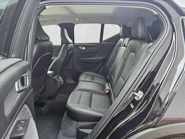 Used 2025 Volvo XC40 B5 Plus AWD/4WD image 14