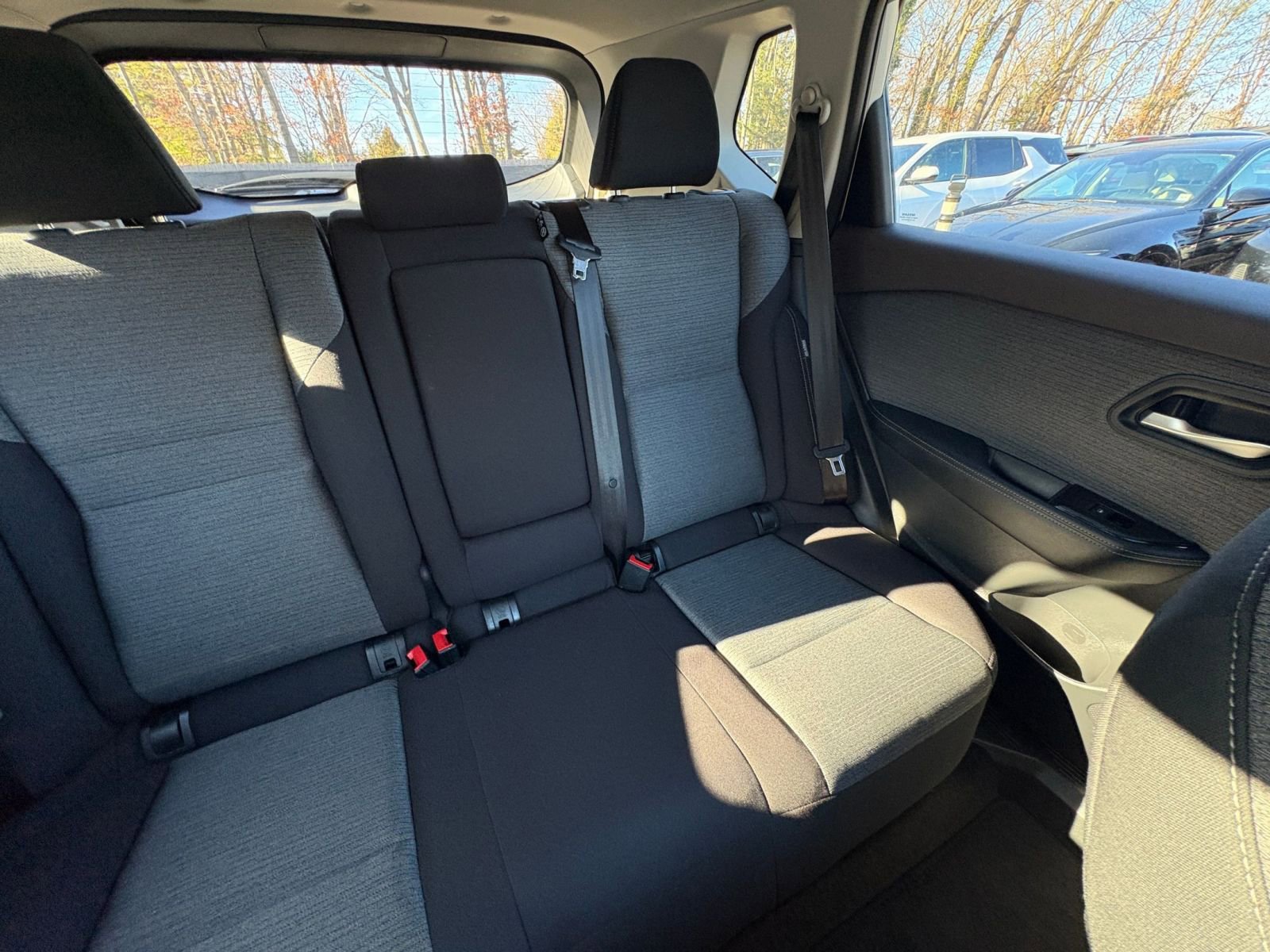 Used 2023 Nissan Rogue SV image 33