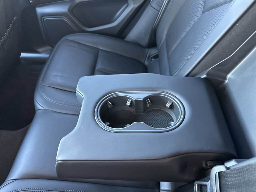 Used 2023 Porsche Macan image 31