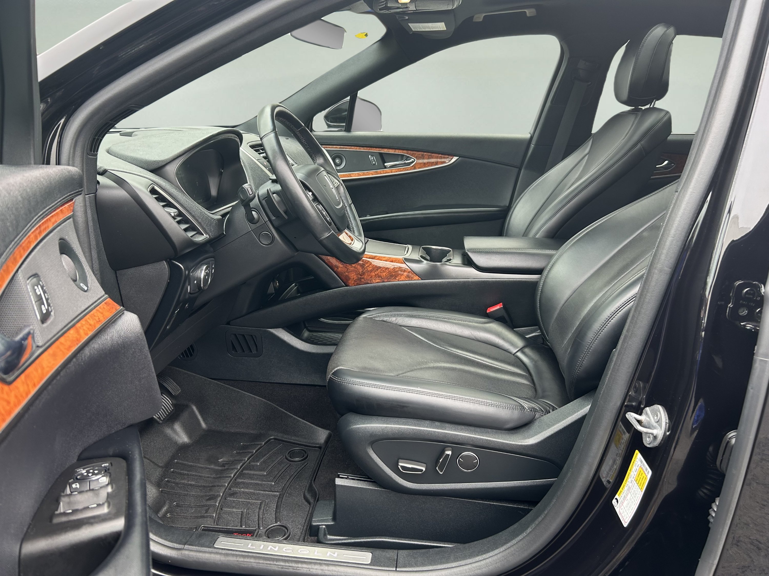 Used 2020 Lincoln Nautilus Reserve AWD/4WD image 9