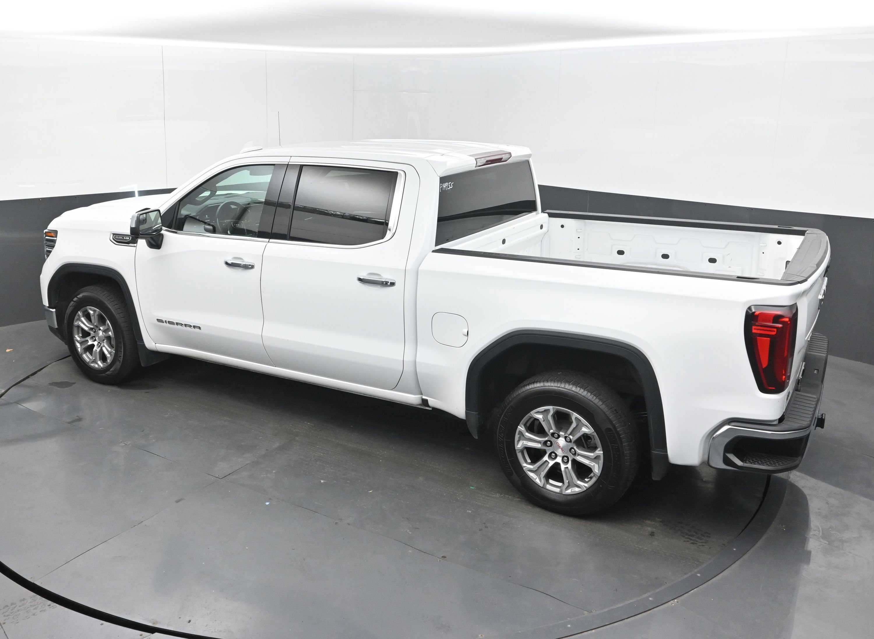 Used 2025 GMC Sierra 1500 SLT RWD image 34