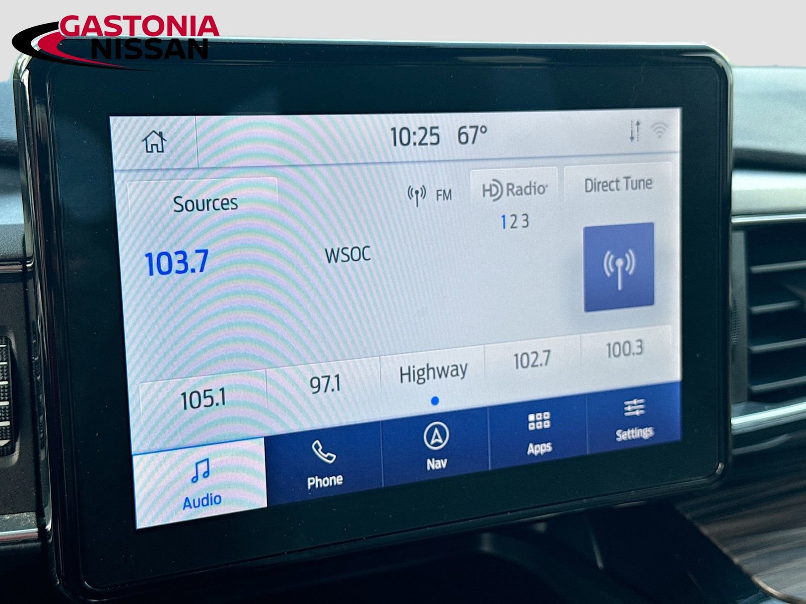 Used 2023 Ford Explorer Limited image 17