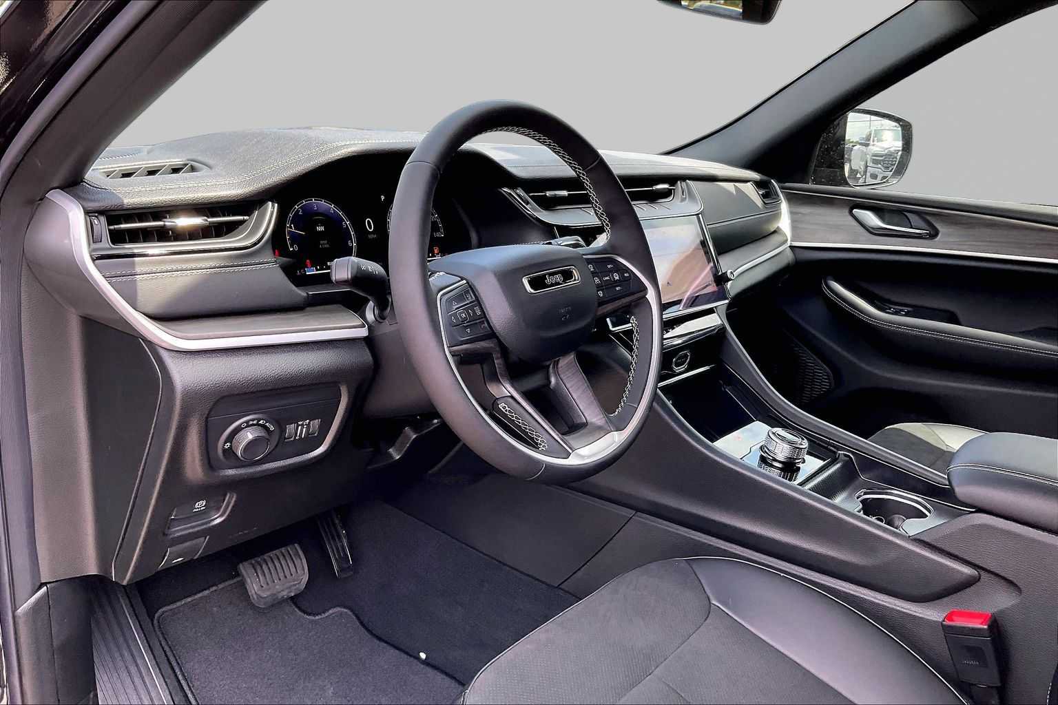 New 2026 Jeep Grand Cherokee Altitude RWD image 6