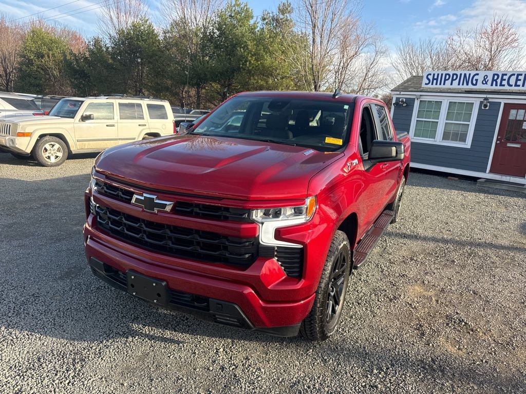 Used 2025 Chevrolet Silverado 1500 RST image 3