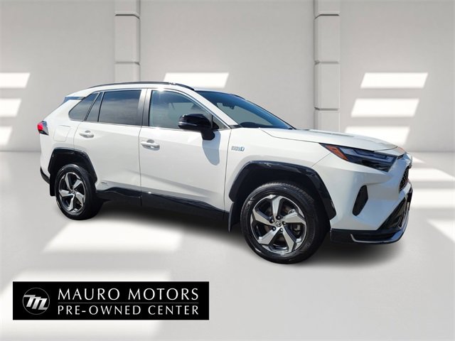 Used 2022 Toyota RAV4 SE image 1