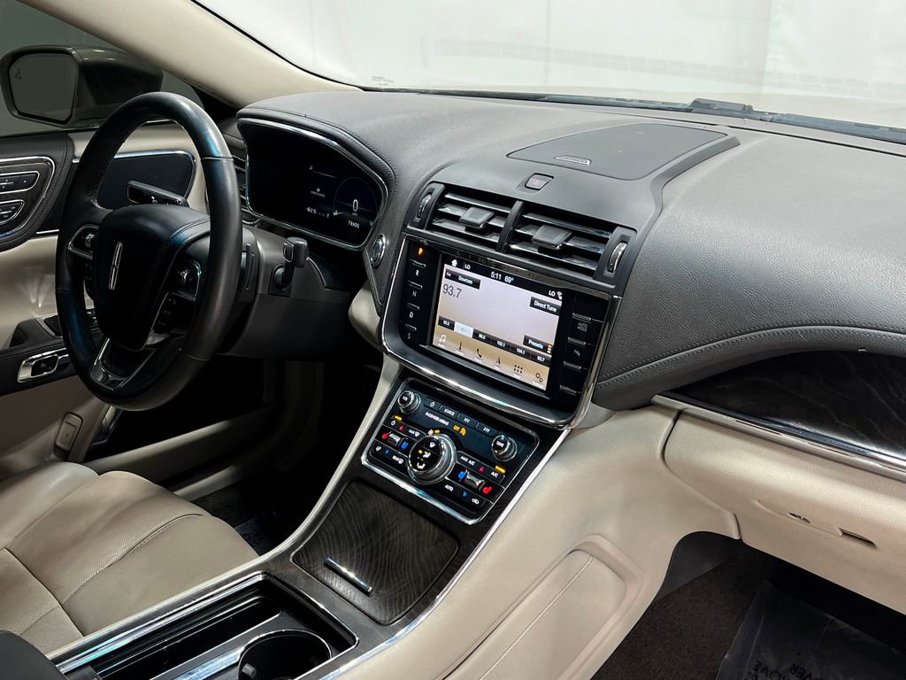 Used 2017 Lincoln Continental Select w/ Climate Package FWD image 21