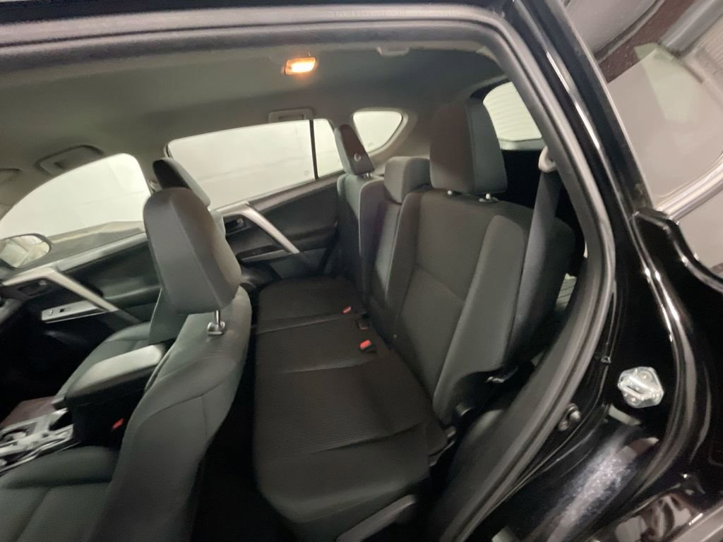 Used 2016 Toyota RAV4 LE image 21