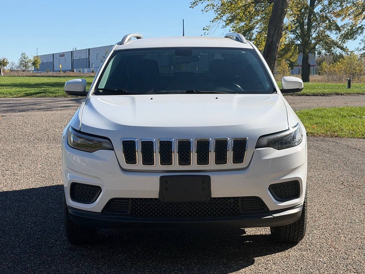 Used 2020 Jeep Cherokee Latitude w/ Cold Weather Group AWD/4WD image 3