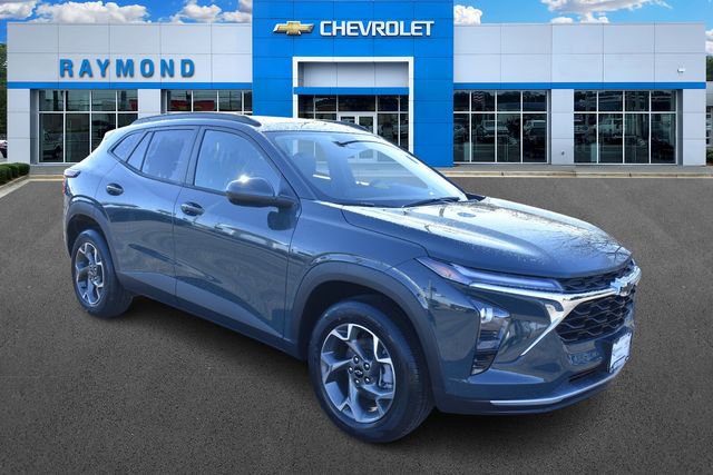 New 2026 Chevrolet Trax LT w/ Sunroof Package image 1