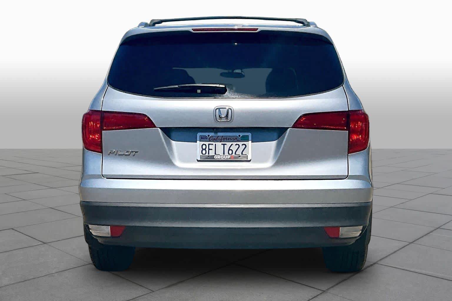 Used 2018 Honda Pilot EX image 4