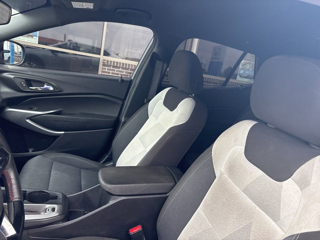 Used 2024 Chevrolet Trax RS w/ Driver Confidence Package image 11