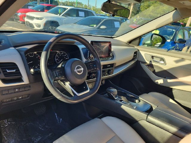 Used 2023 Nissan Rogue SV w/ SV Premium B Package FWD image 18
