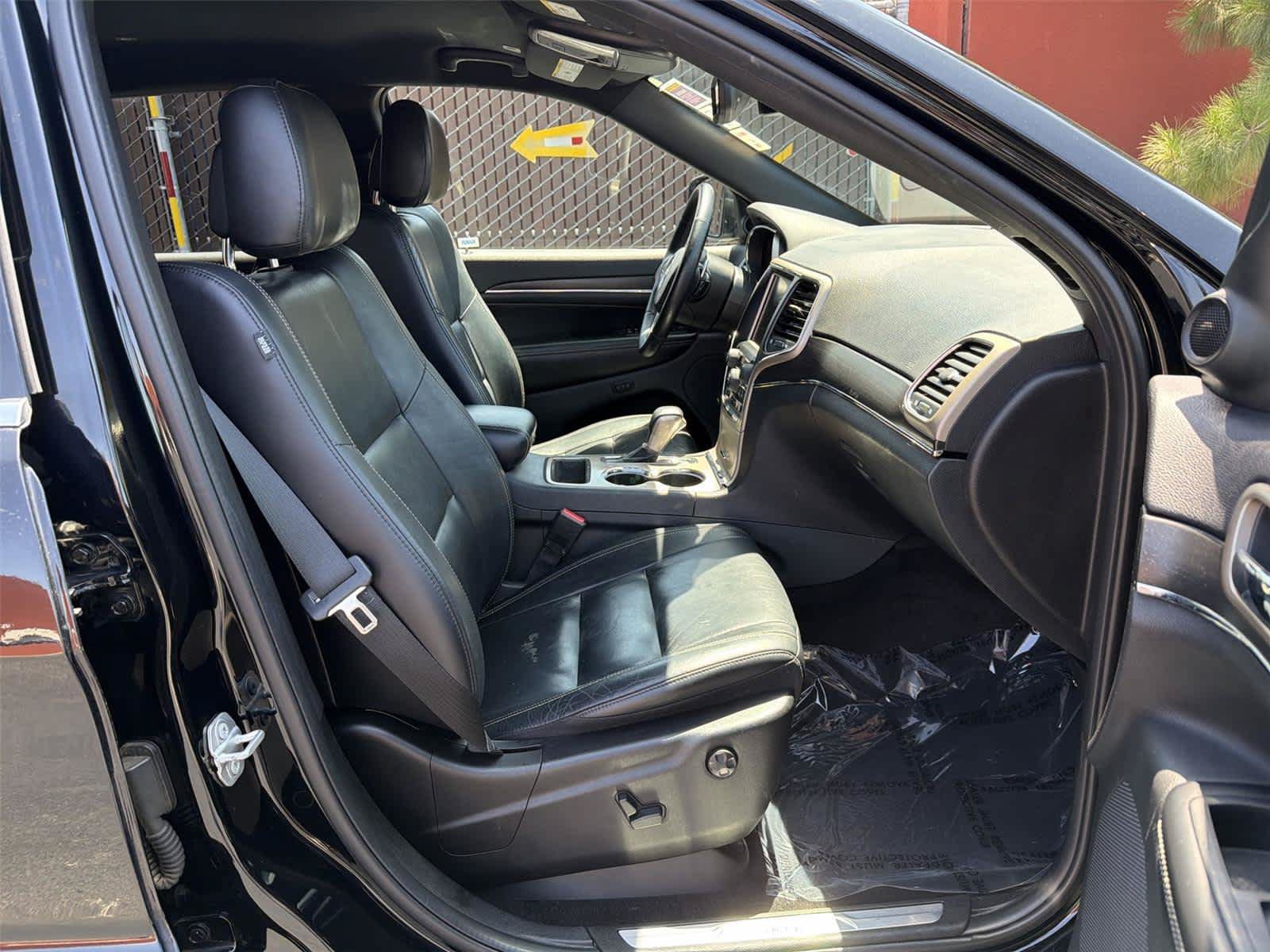 Used 2017 Jeep Grand Cherokee Limited RWD image 15