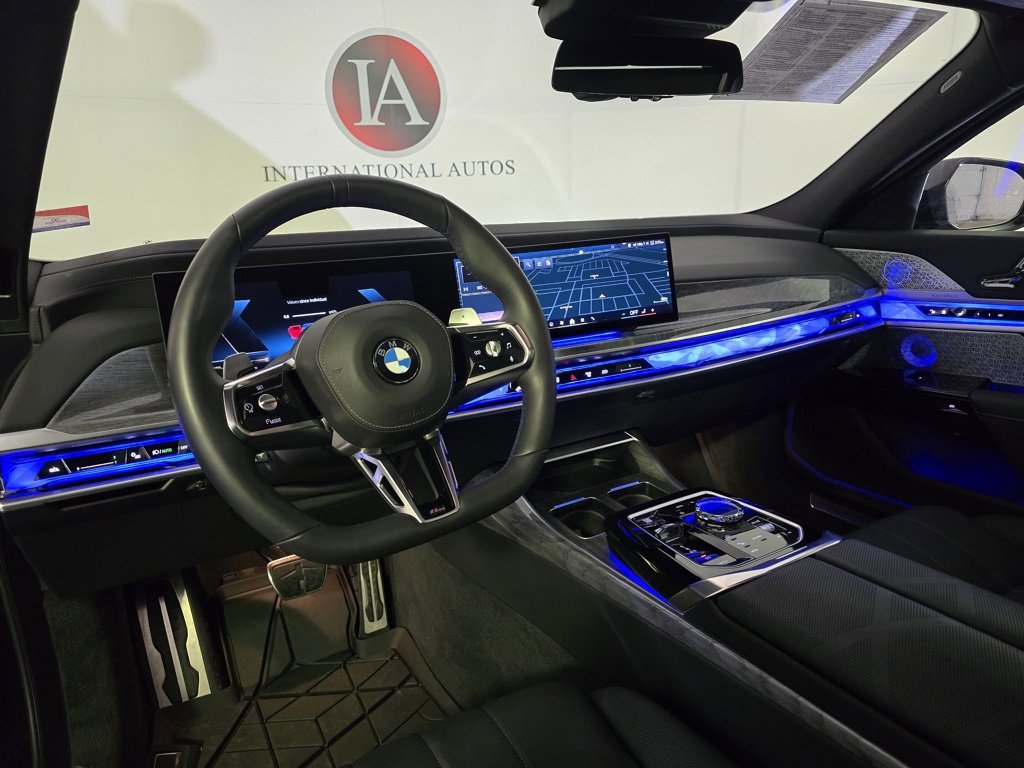 Used 2024 BMW 760i xDrive w/ Executive Package image 15