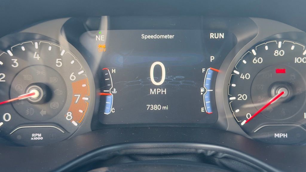 Used 2024 Jeep Compass Latitude w/ Sun and Sound Group image 11