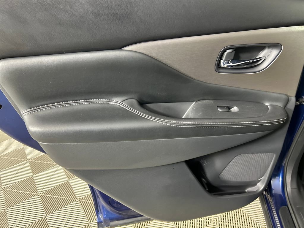 Used 2021 Nissan Murano SV image 16