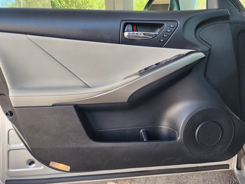 Used 2014 Lexus IS 250 AWD w/ Luxury Package w/Gray Wood image 19