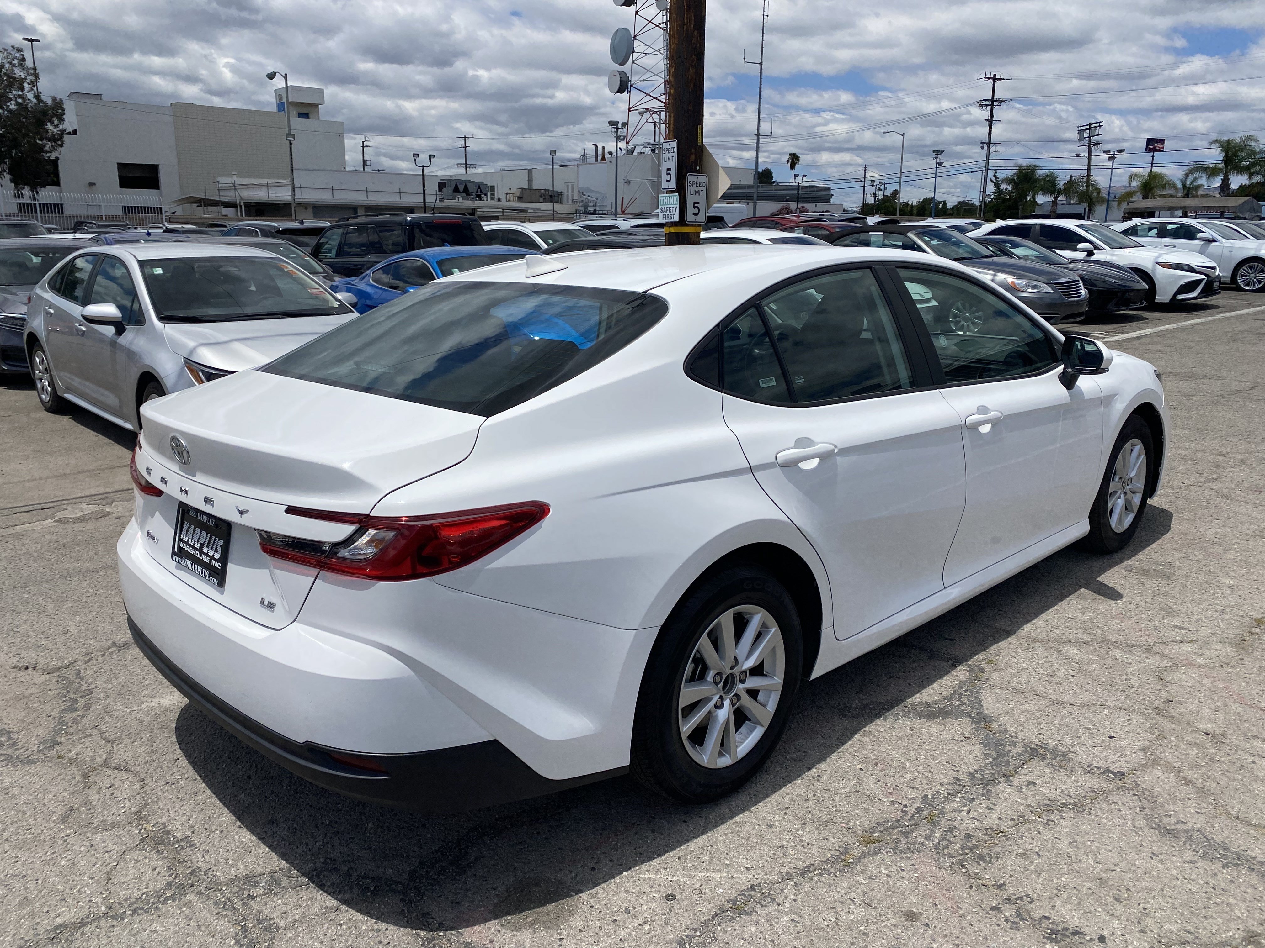 Used 2025 Toyota Camry LE FWD image 9