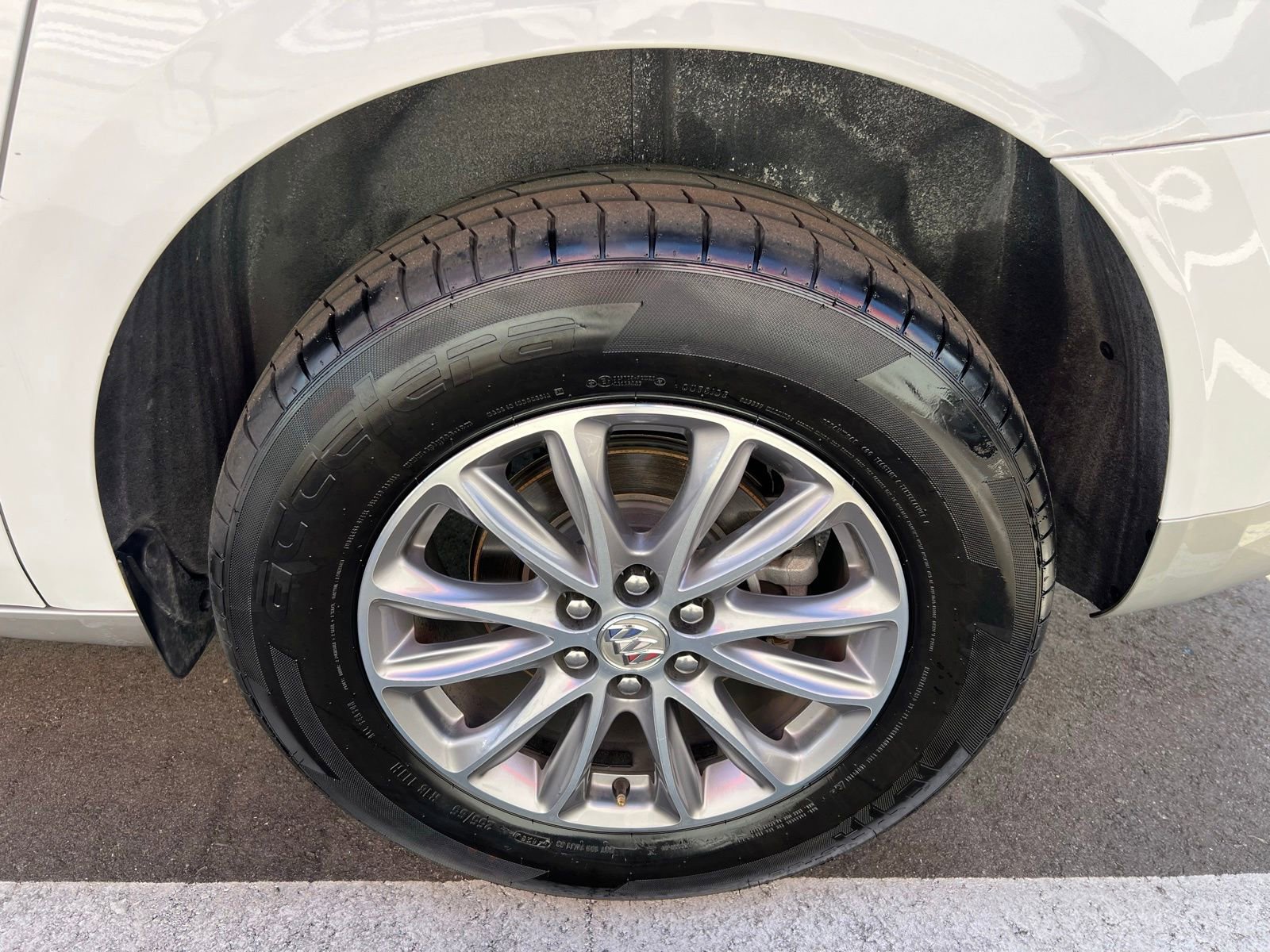 Used 2023 Buick Enclave Essence FWD image 13