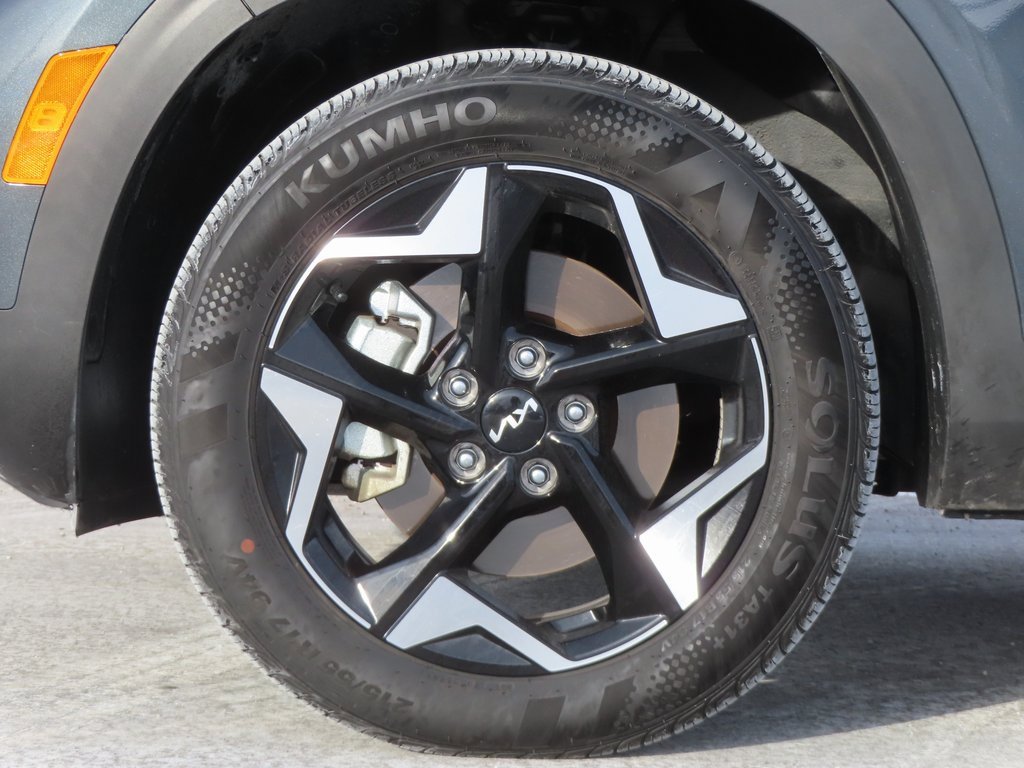 Used 2024 Kia Seltos EX image 15