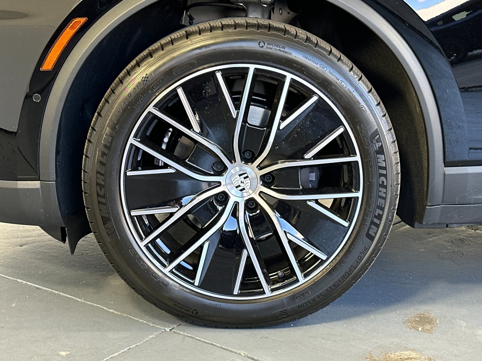 New 2026 Porsche Macan Electric RWD image 34