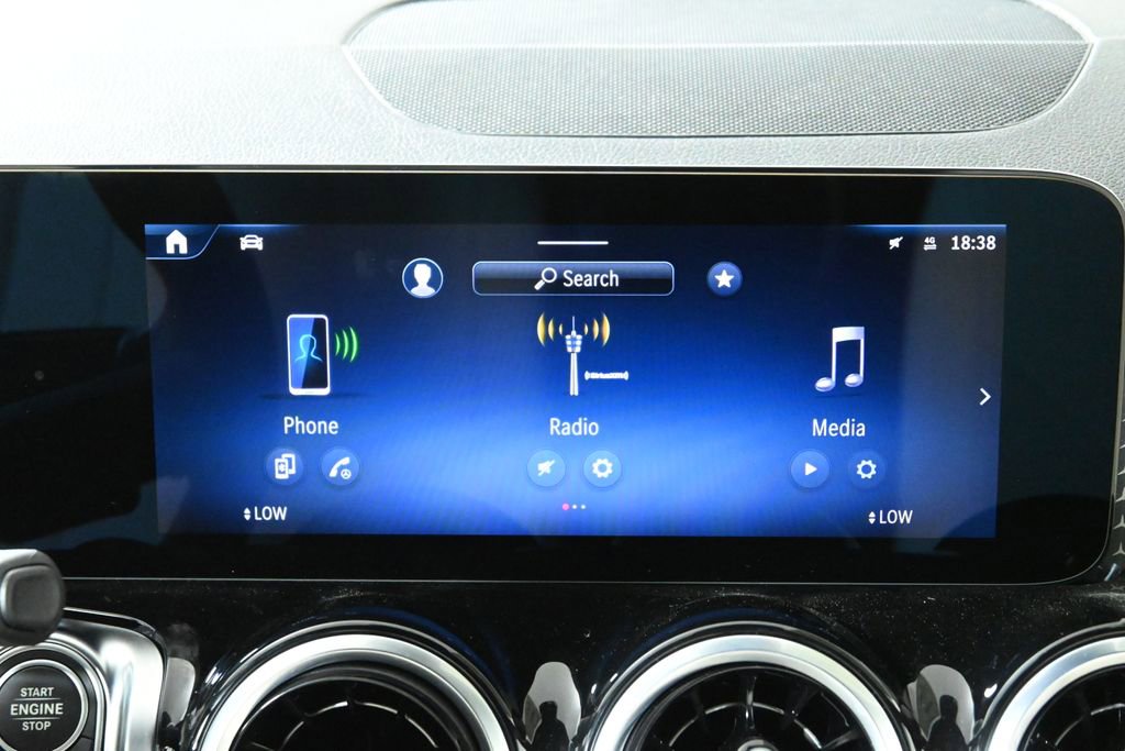 Certified 2025 Mercedes-Benz GLB 250 4MATIC image 18