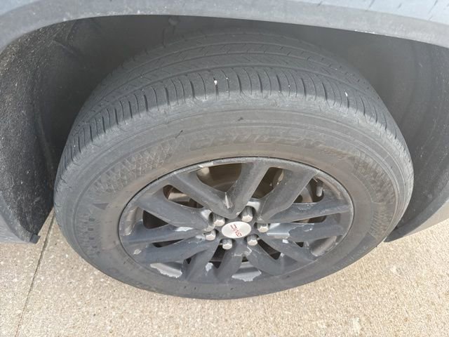 Used 2018 GMC Acadia SLT image 25