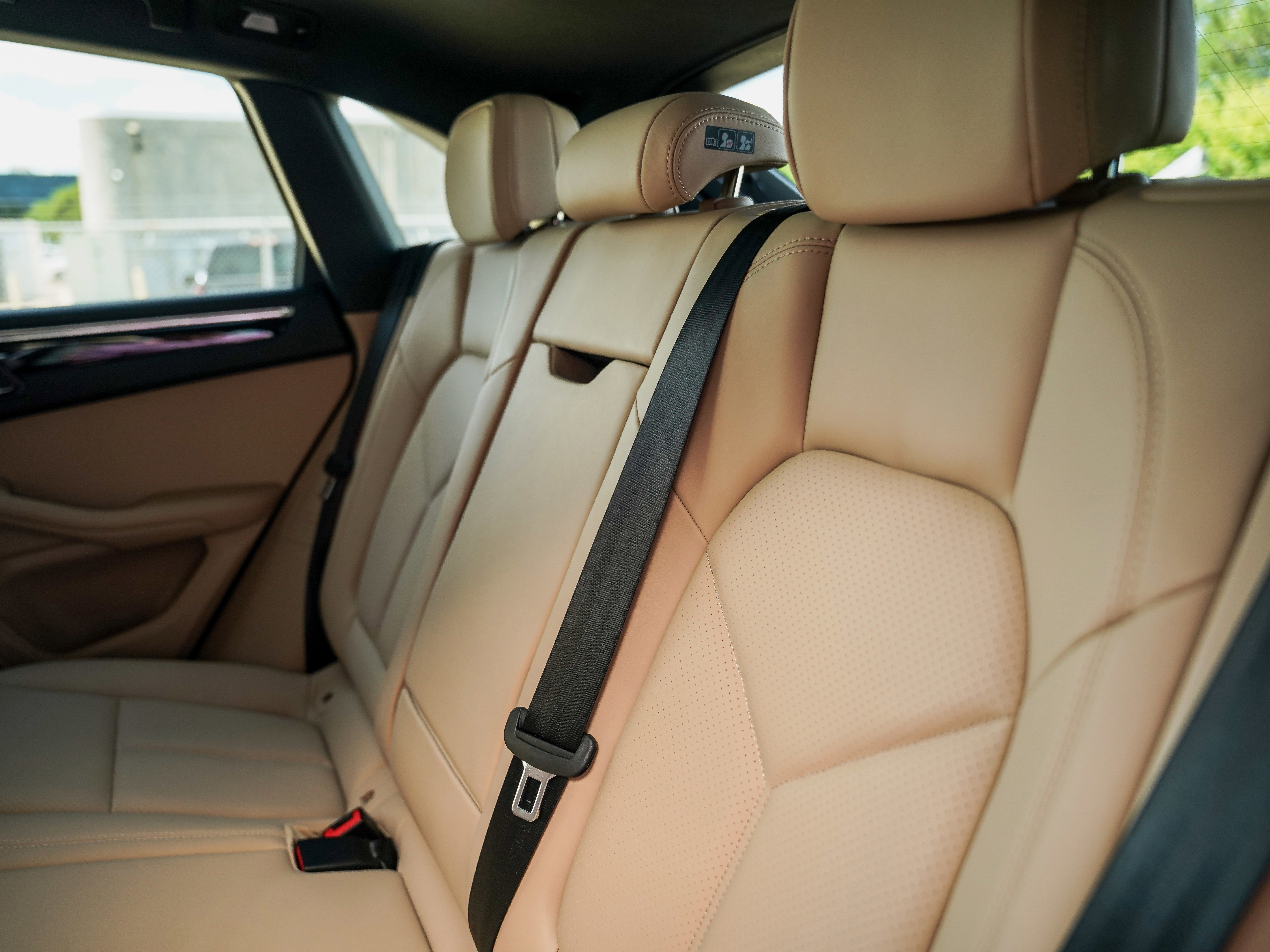 Certified 2025 Porsche Macan image 29