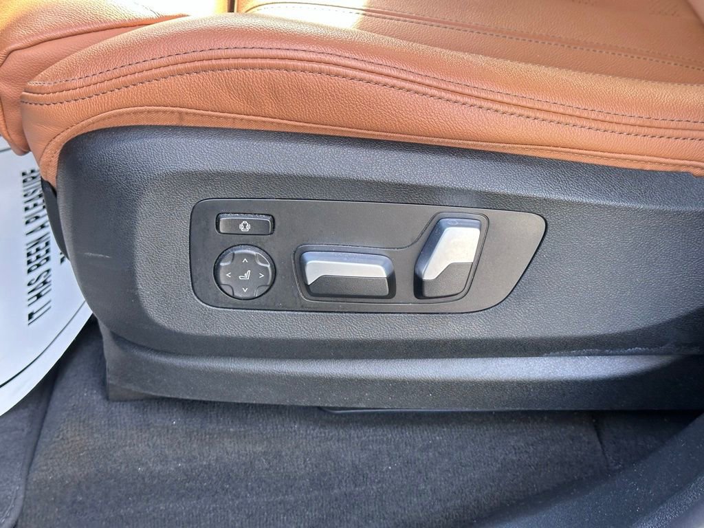 Used 2022 BMW X5 xDrive40i w/ M Sport Package AWD/4WD image 13