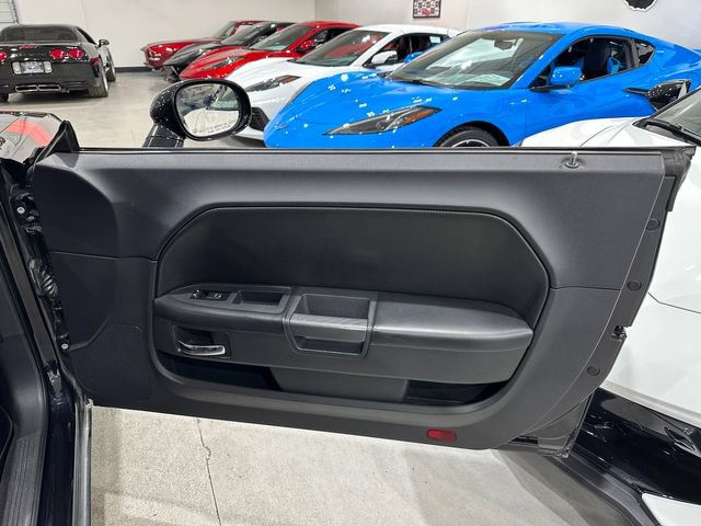 Used 2014 Dodge Challenger R/T RWD image 18