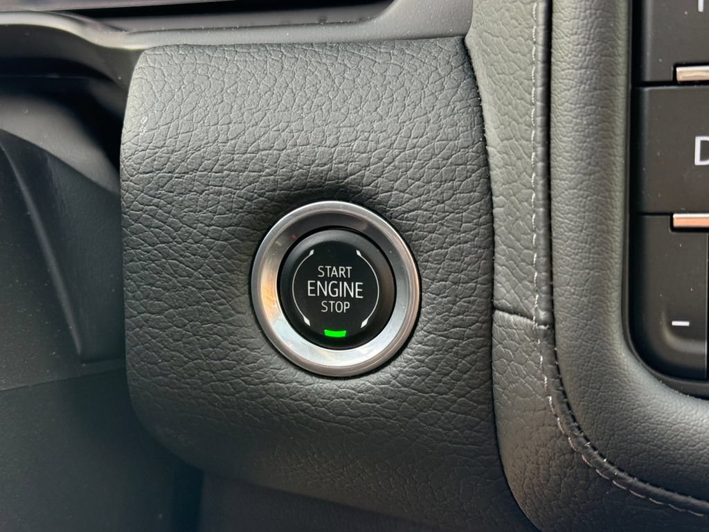 Used 2024 GMC Yukon Denali AWD/4WD image 34