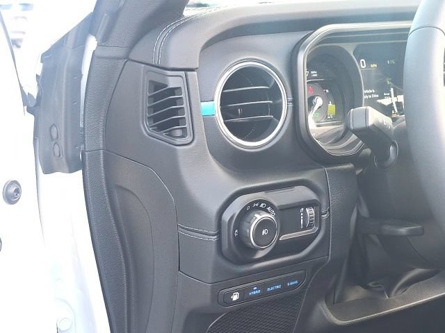 Used 2024 Jeep Wrangler High Altitude AWD/4WD image 19