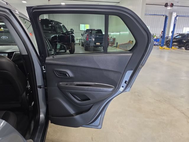 Used 2019 Chevrolet Trax LT w/ LT Convenience Package FWD image 28