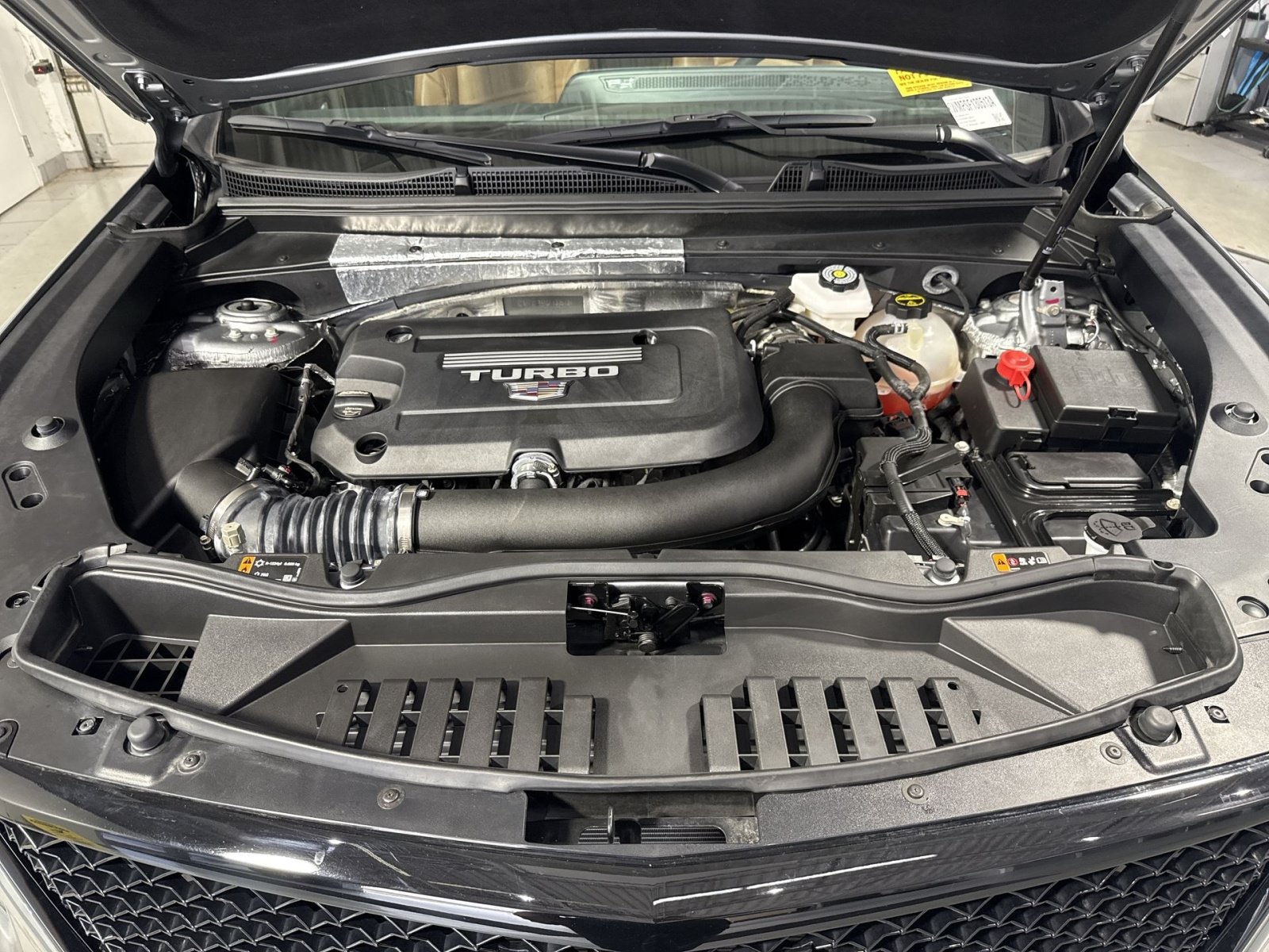 Used 2025 Cadillac XT4 Sport AWD/4WD image 29