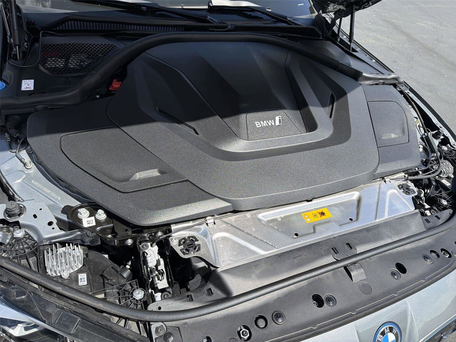 Used 2024 BMW i4 eDrive40 RWD image 10